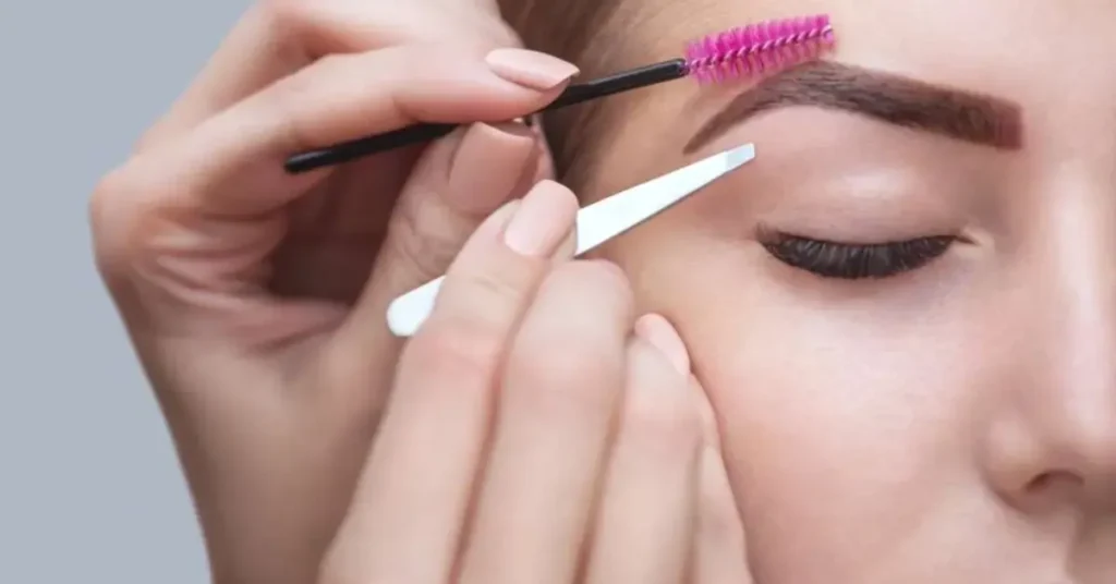 HOW TO PLUCK EYEBROWS MASTERFULLY: AN IN-DEPTH GUIDE