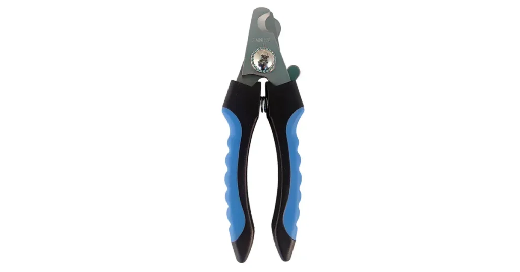 Plier-type nail clippers