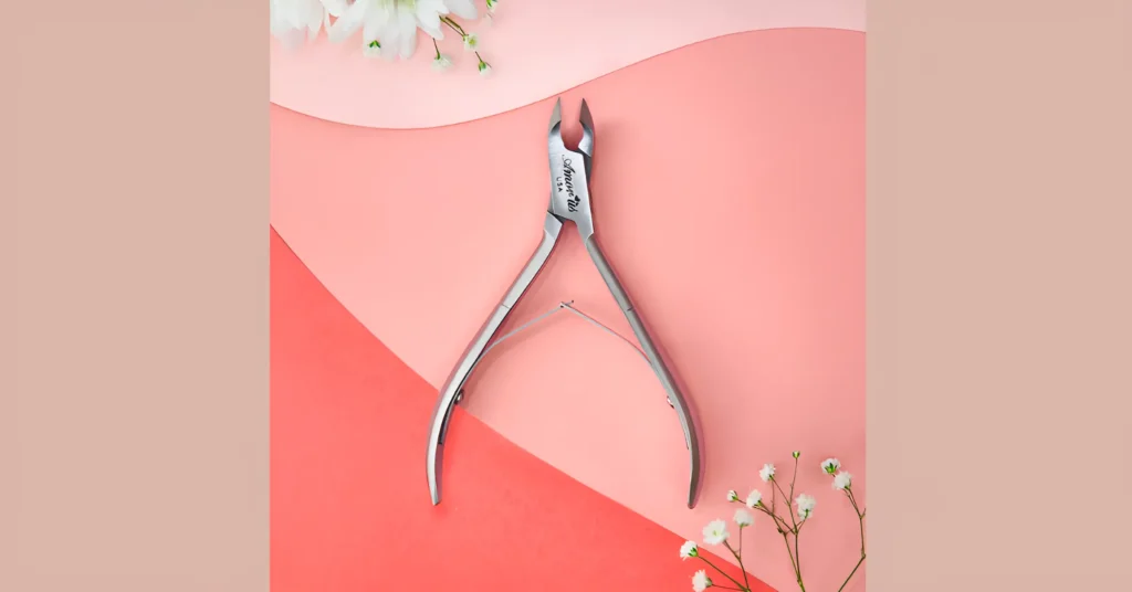 EXPLORING THE DIFFERENCE BETWEEN TOE NAIL CLIPPERS AND CUTICLE NIPPERS