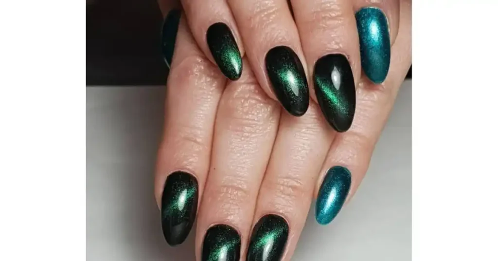 18. Green cat eye acrylic nails